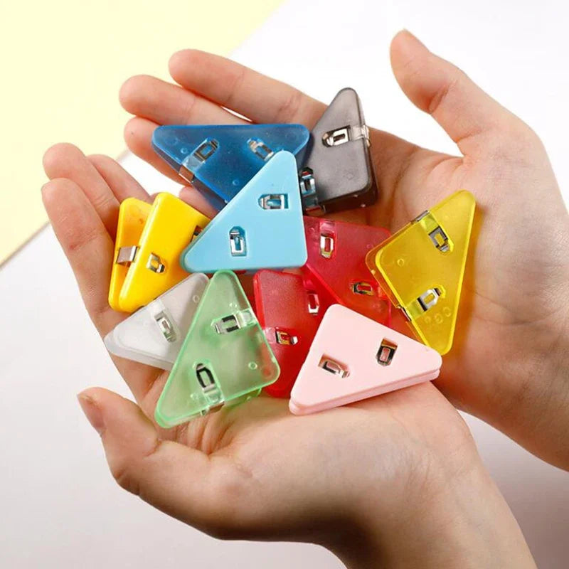Kawaii triangular corner clips